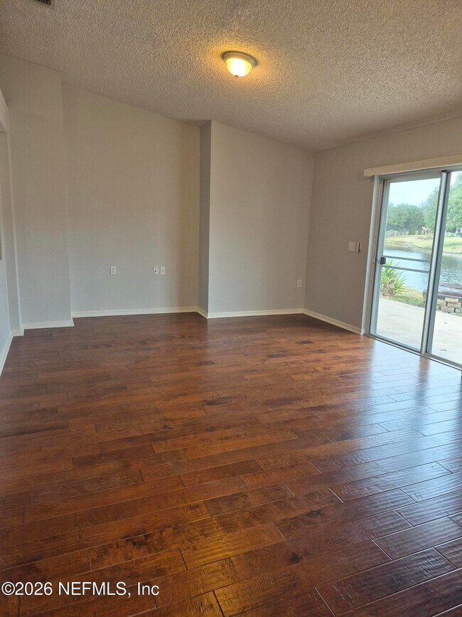 Building Photo - 1945 Millington Ln