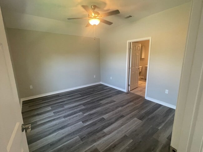 Building Photo - New home