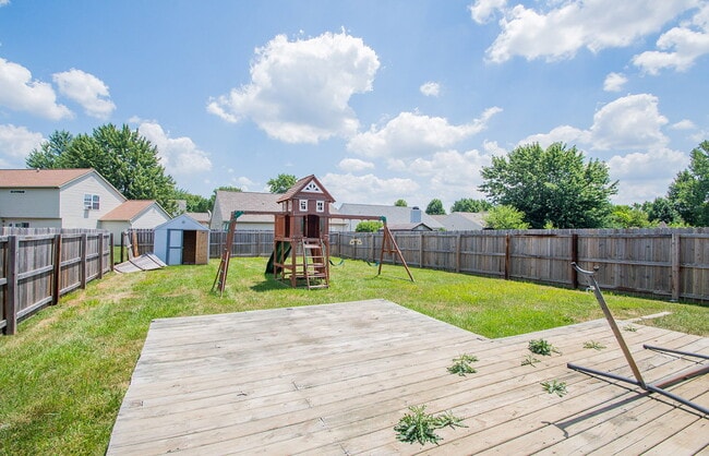 Building Photo - "Charming 3-Bedroom Retreat with 2 Full Ba...