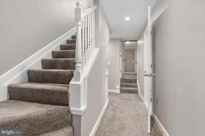 Building Photo - 1230 W Lombard St