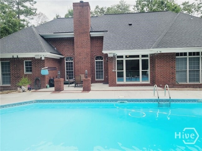 Building Photo - 104 Red Bluff Run