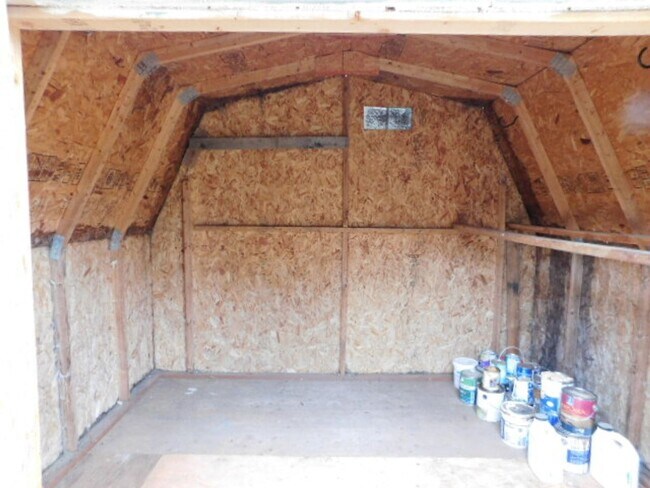 Building Photo - 3Bd/1.5Ba Single Story House - Available S...