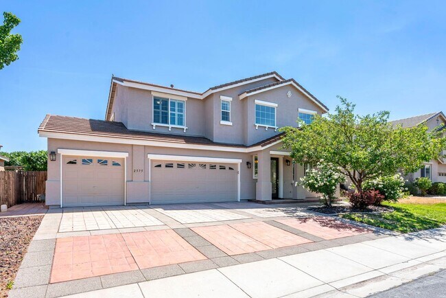 Building Photo - Stunning Like New South Reno 4 Bedroom