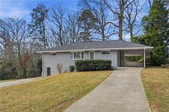 Building Photo - 2467 Elmwood Cir SE