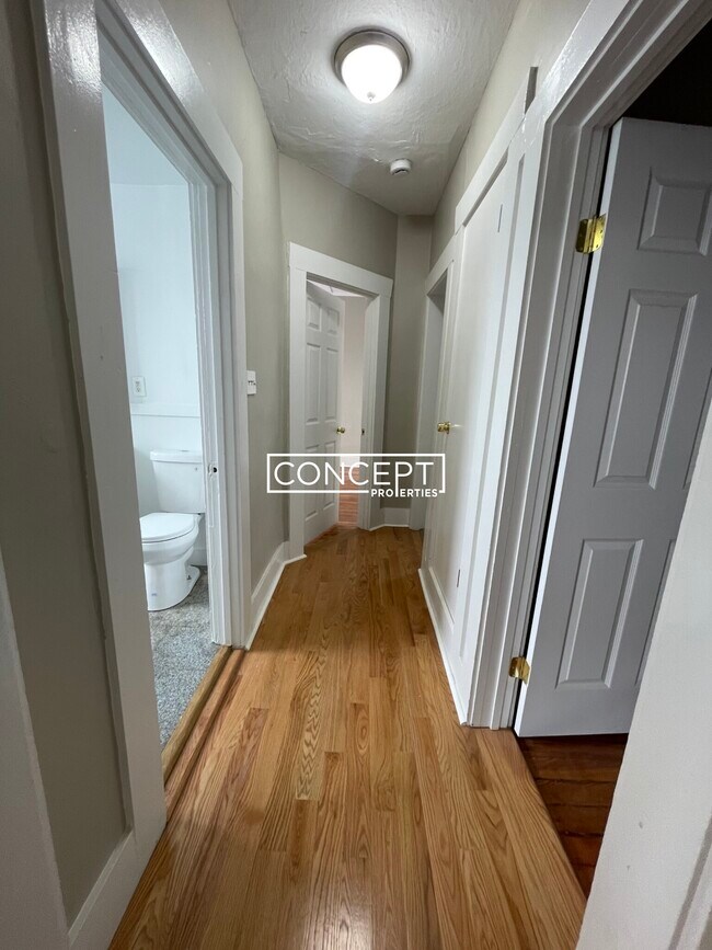 Building Photo - 6 Bowdoin Park