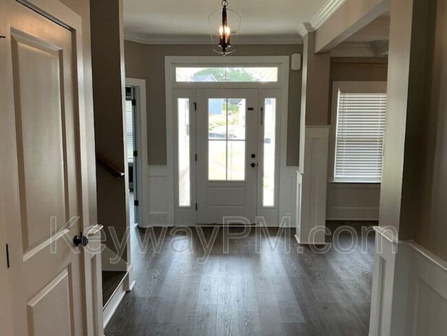 Building Photo - 658 Broadsword Wy