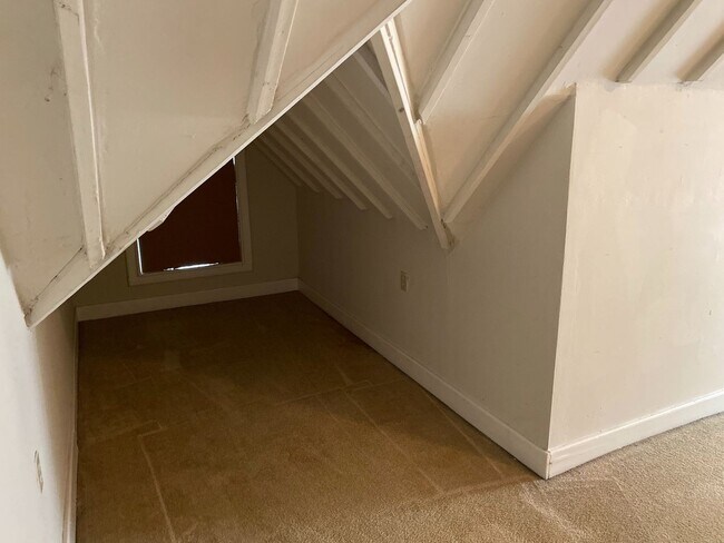 Building Photo - 339 Park Ave