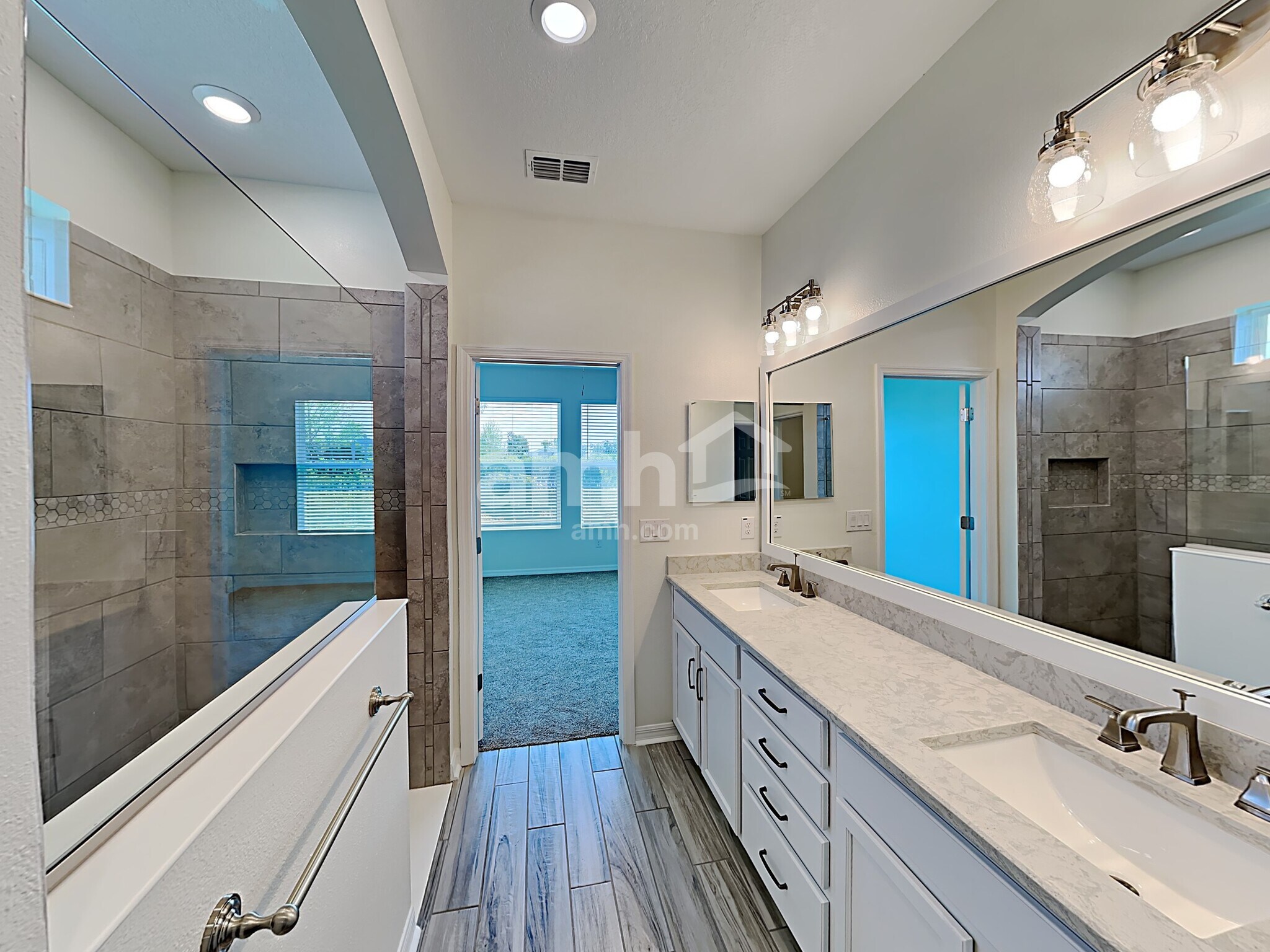 Building Photo - 6117 Voyagers Pl