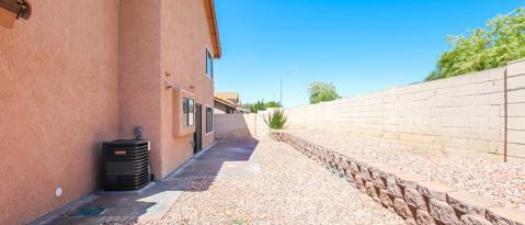 Building Photo - 4546 E Villa Theresa Dr