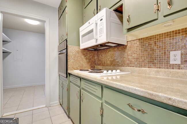 Building Photo - 500 Circle Dr