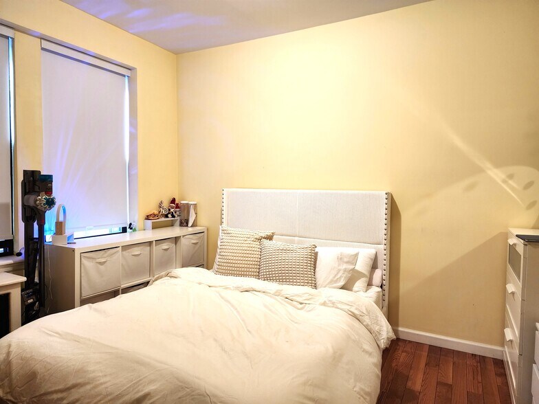 Building Photo - 1494 Ocean Ave