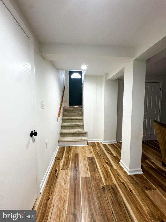 Building Photo - 10712 Warwick Ave