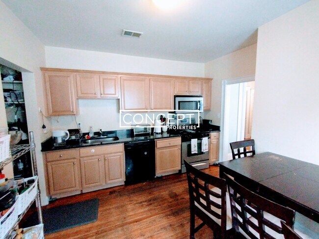 Primary Photo - 24 Curtis Ave