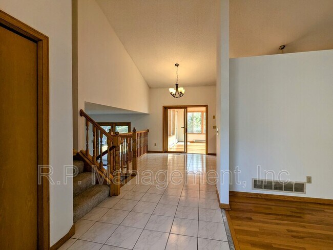 Building Photo - 12069 Wedgewood Dr NW