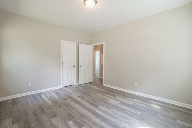 Building Photo - 216 Crescent Ave