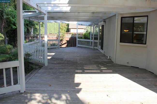 Building Photo - 4106 Quail Run Dr