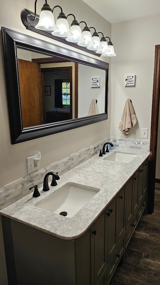 Building Photo - 2406 Roxbury Rd