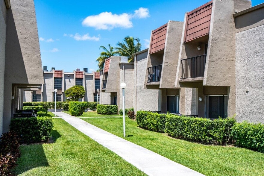 Legacy Harbour Key 11033 N Kendall Dr Miami FL 33176 Apartment Finder