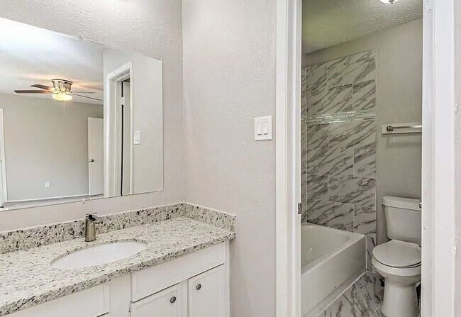 Building Photo - 16818 Dutch Ridge Dr