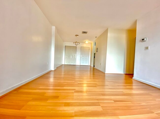 Building Photo - 90 Quincy Shore Dr