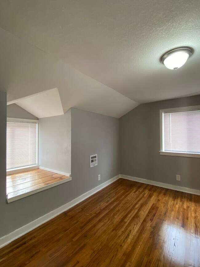 Building Photo - 2 bedroom in West Tulsa!!