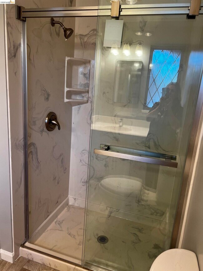 Building Photo - 1004 Almond St