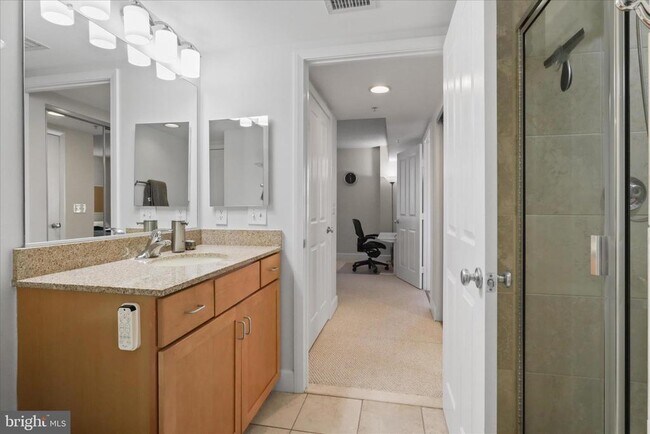 Building Photo - 1220 N Fillmore St