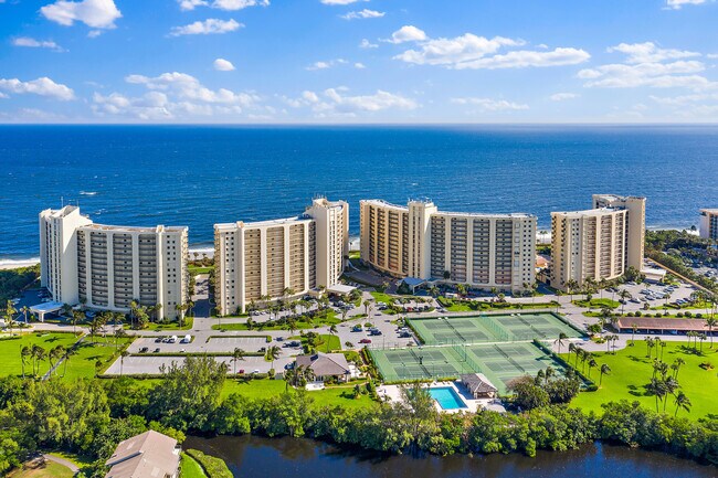 Building Photo - 300 Ocean Trail Way
