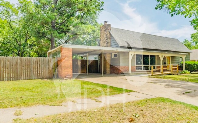 Building Photo - "Charming 3-Bedroom Oasis with 2 Full Baths in the Heart of Vinita!"
