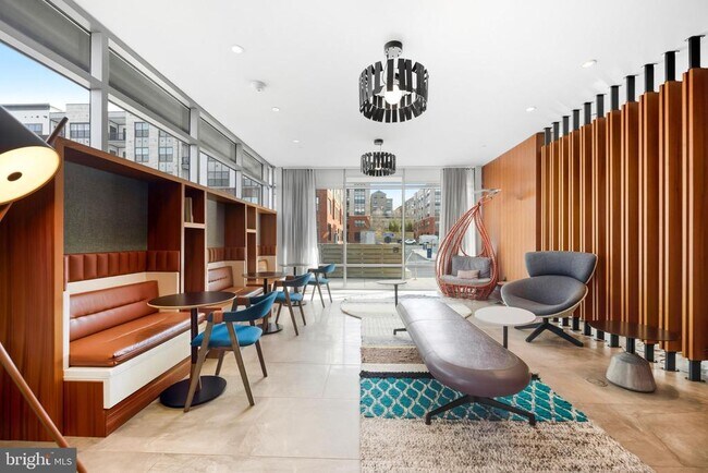 Building Photo - 145 Riverhaven Dr