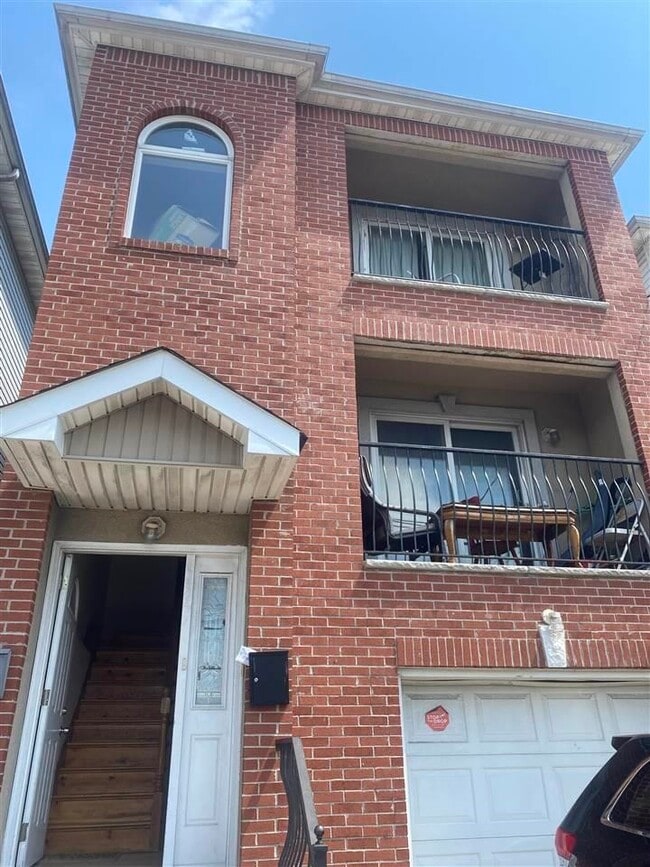 Primary Photo - 20 Bennett St