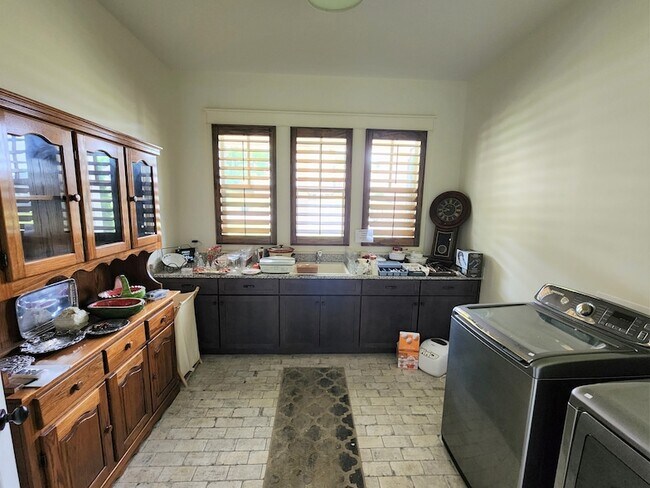 Building Photo - 4174 Old Light Cir