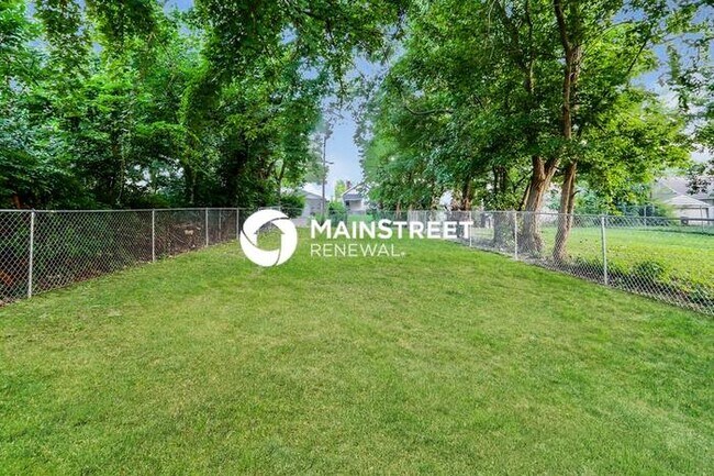 Building Photo - 1 Bedroom Pet-Friendly Home in Louisville, KY with Main Street Renewal