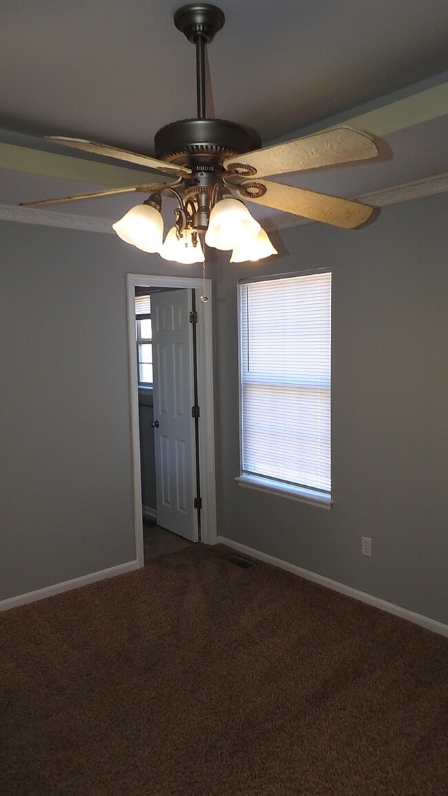 Building Photo - 3bed 2 full bath in Fort Osage Area