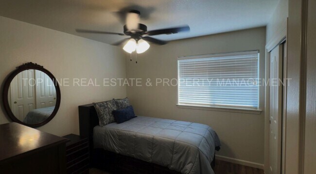 Building Photo - Fully Furnished Home with Pool – Prime Location in Visalia, CA