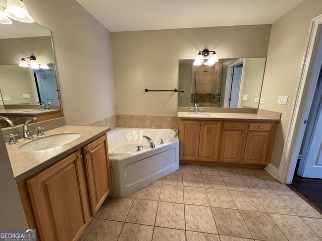 Building Photo - 285 Centennial Olympic Park Dr NW