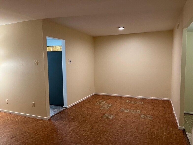 Building Photo - 19305 Club House Rd