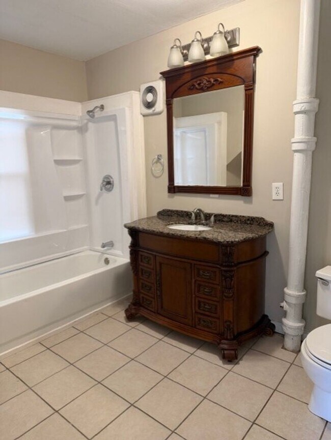 Building Photo - 329 Salt Springs Rd