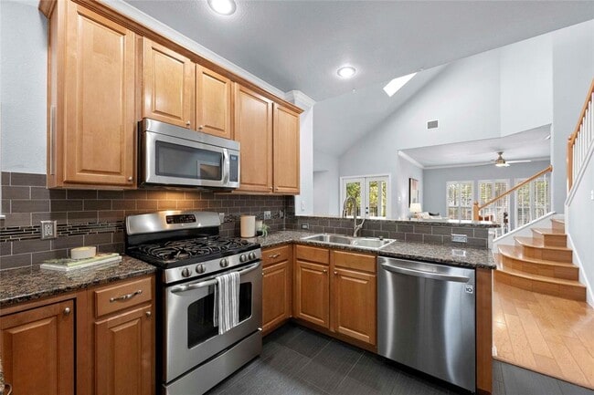 Building Photo - 6704 Menchaca Rd