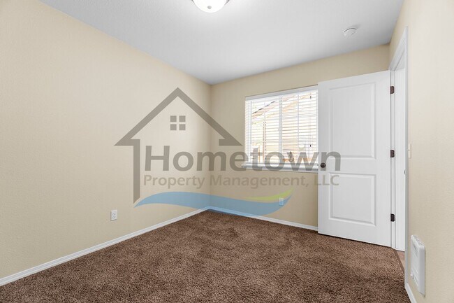 Building Photo - 2 Bedroom 1 Bath Home with Off-Street Parking Available in Coeur d'Alene!