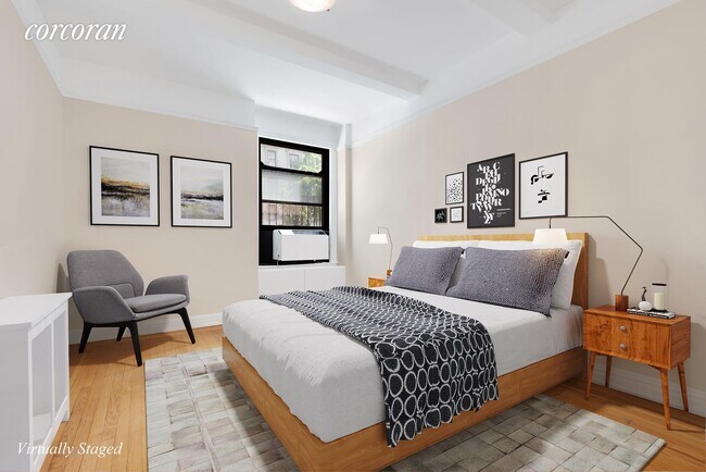 Building Photo - 69 W 106th St