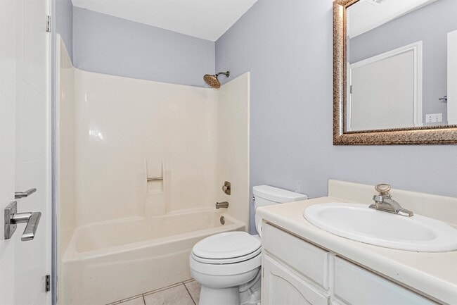 Building Photo - 50 April Point Dr S