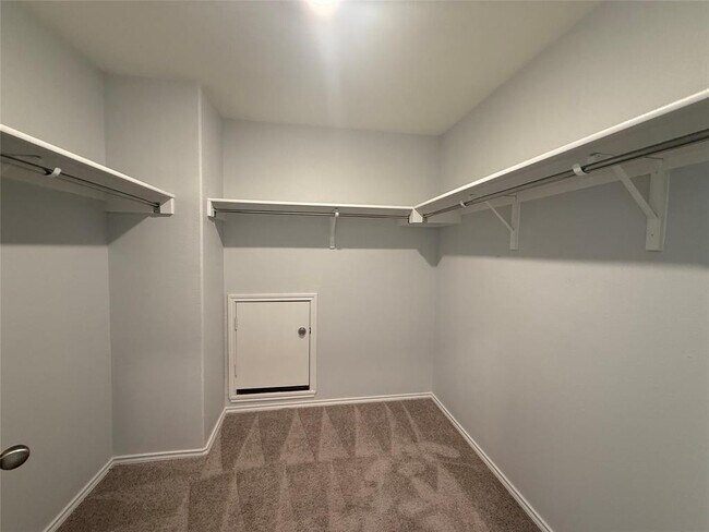 Building Photo - 216 Bougainvillea Lp