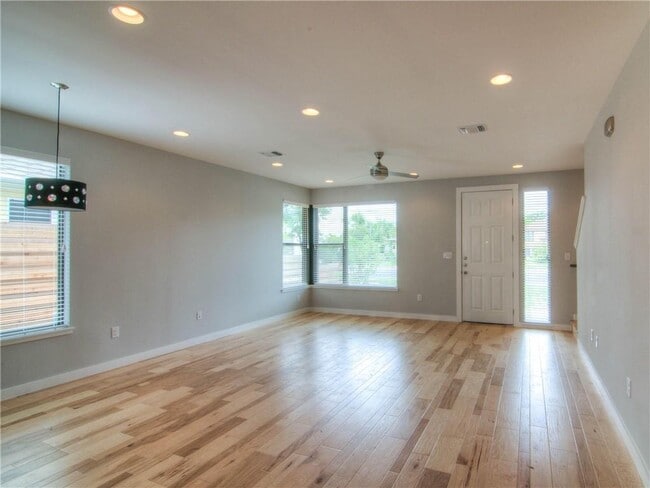 Building Photo - 4303 Red River St