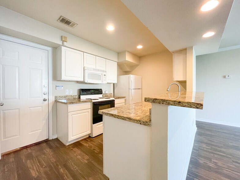 Building Photo - 309 Gurley Ln