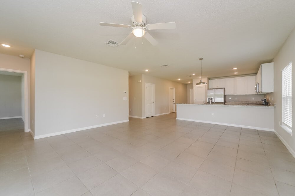 Building Photo - 994 James Dr