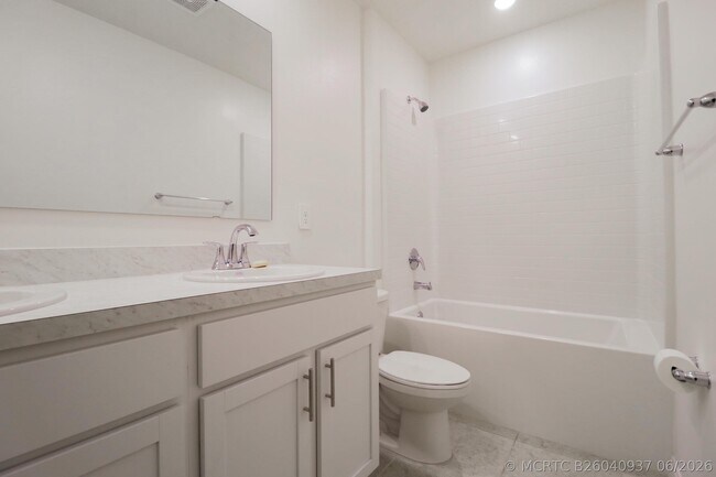 Building Photo - 2061 SE Mantua St