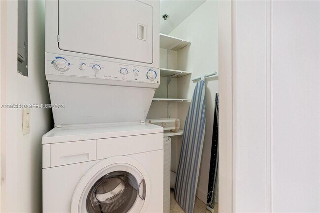 Building Photo - 201 Crandon Blvd