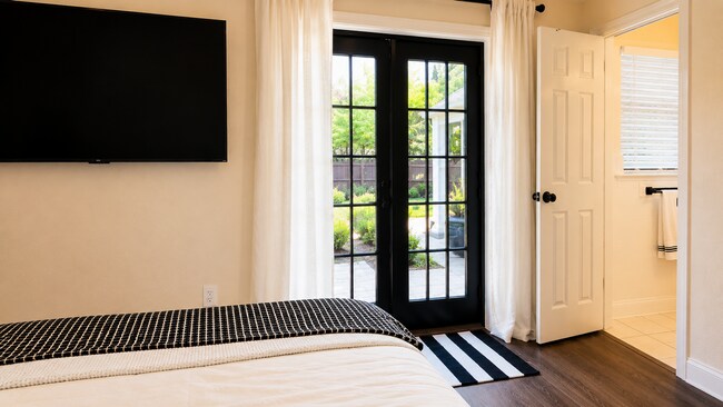 Building Photo - FURNISHED Beautiful Pool Home x Rent in Winter Park Close to Rollins College !
