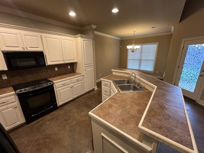 Building Photo - 2568 Middletowne Dr